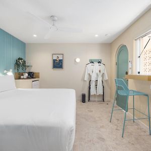 Mini King Room